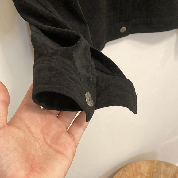 Black button up jacket - Picture 4 of 4